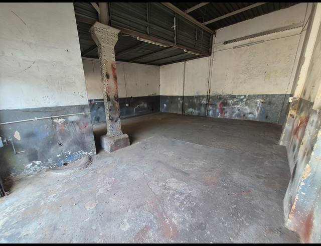 93M² WAREHOUSE TO LET IN DENVER